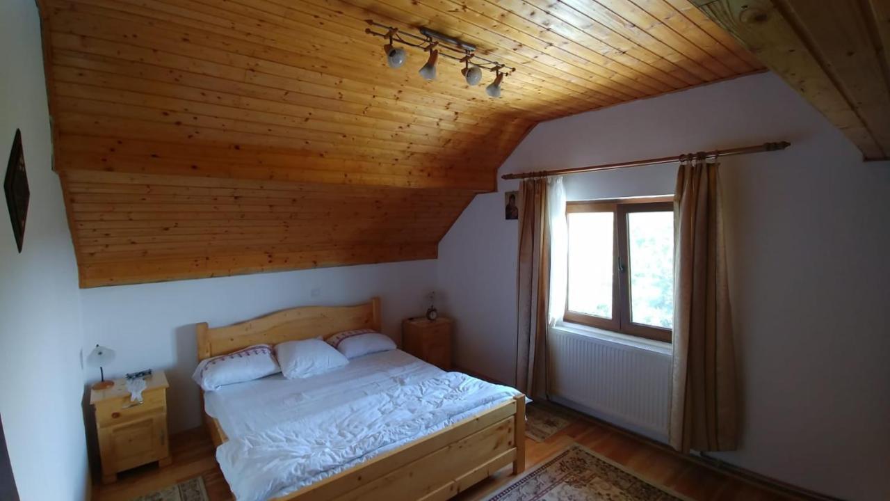 Villa Casa Darius Novaci-Străini Esterno foto