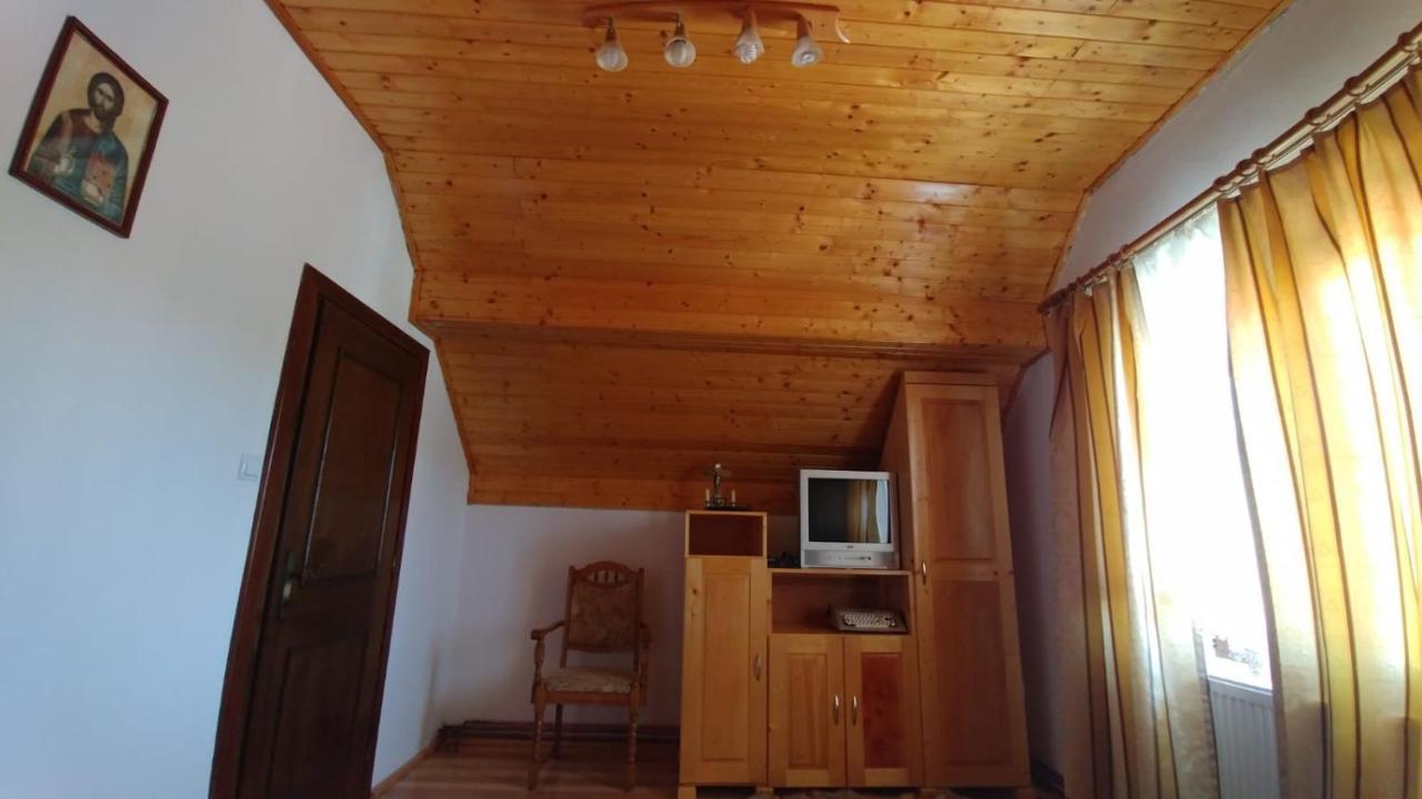Villa Casa Darius Novaci-Străini Esterno foto