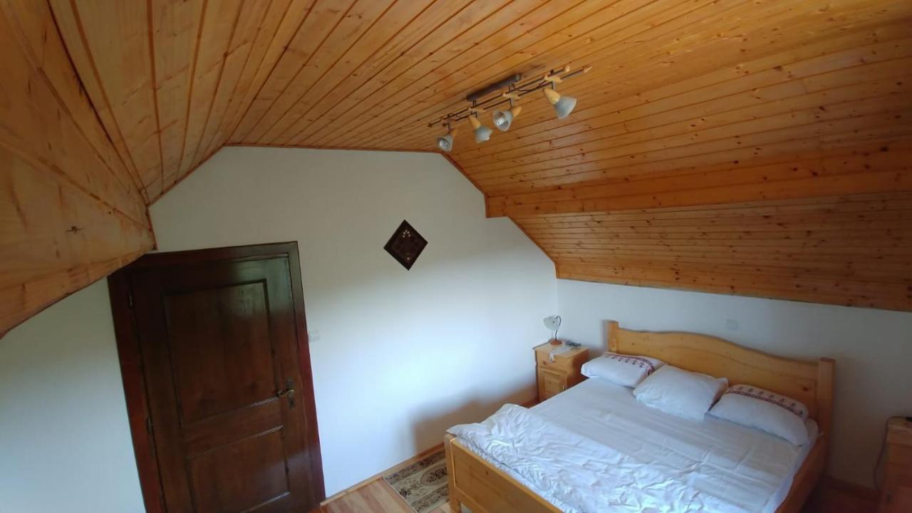 Villa Casa Darius Novaci-Străini Esterno foto