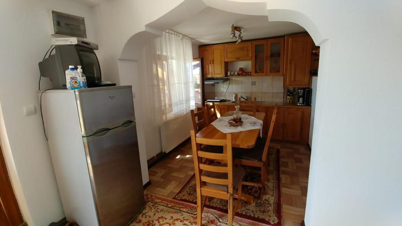 Villa Casa Darius Novaci-Străini Esterno foto