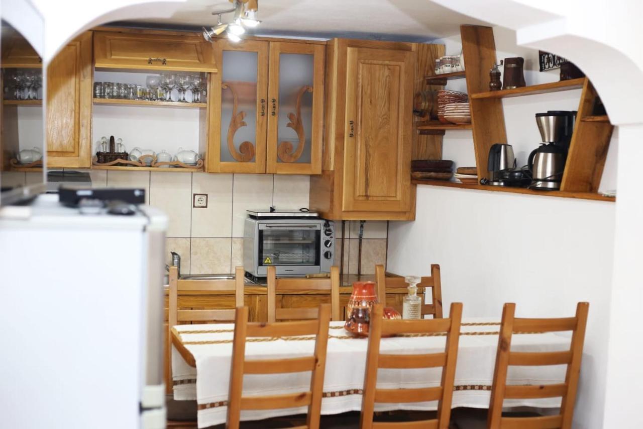 Villa Casa Darius Novaci-Străini Esterno foto