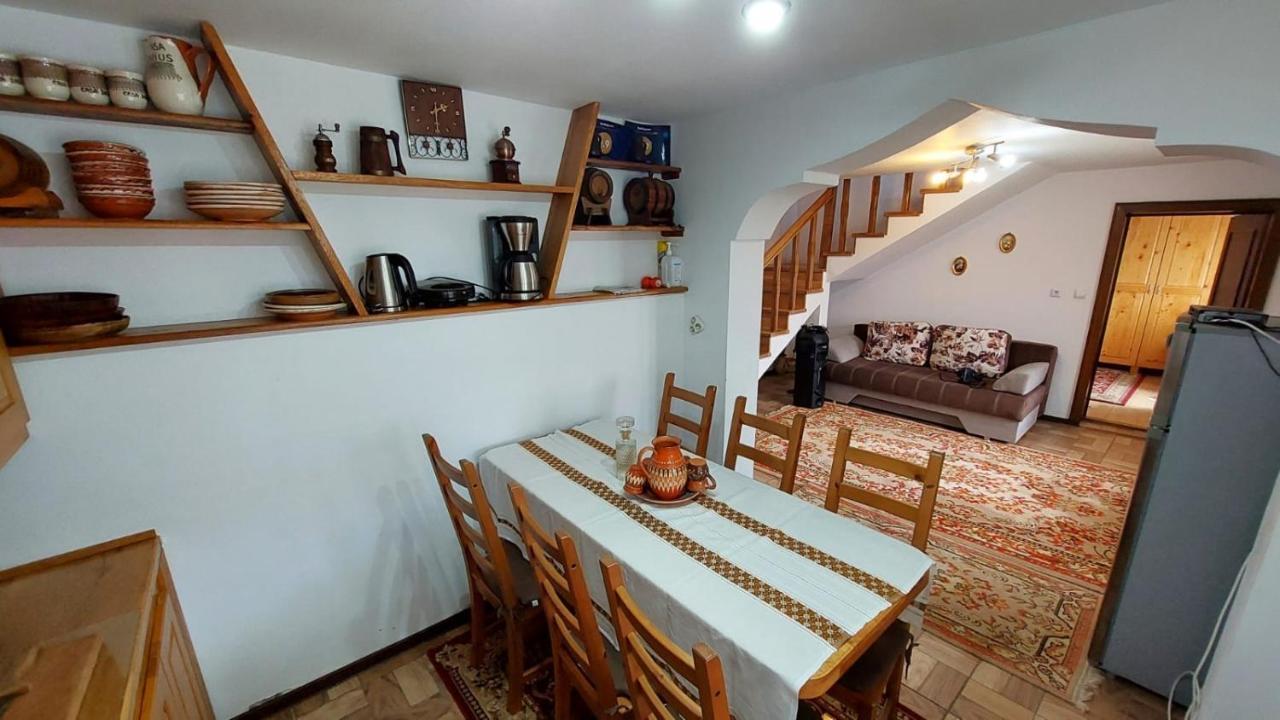 Villa Casa Darius Novaci-Străini Esterno foto