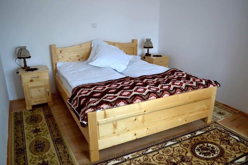 Villa Casa Darius Novaci-Străini Esterno foto